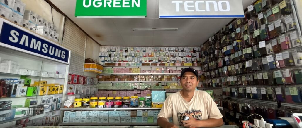 I Wayan Kusuma Yudha, anak muda di Bangli yang membangun bisnis ponsel Yuda Sale - IST
