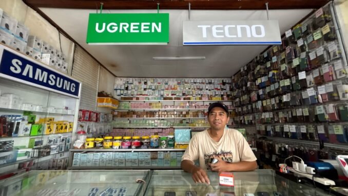 I Wayan Kusuma Yudha, anak muda di Bangli yang membangun bisnis ponsel Yuda Sale - IST