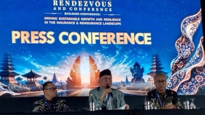 Jumpa Pers Indonesia Rendezvous, forum tahunan industri asuransi dan reasuransi yang pada tahun ini memasuki tonggak penyelenggaraan ke-30 dan digelar di Nusa Dua, Kabupaten Badung, Bali, Rabu (14/10) - IST